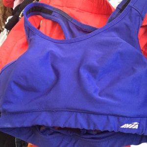 FINAL MARKDOWN Ladies avia sports bra large